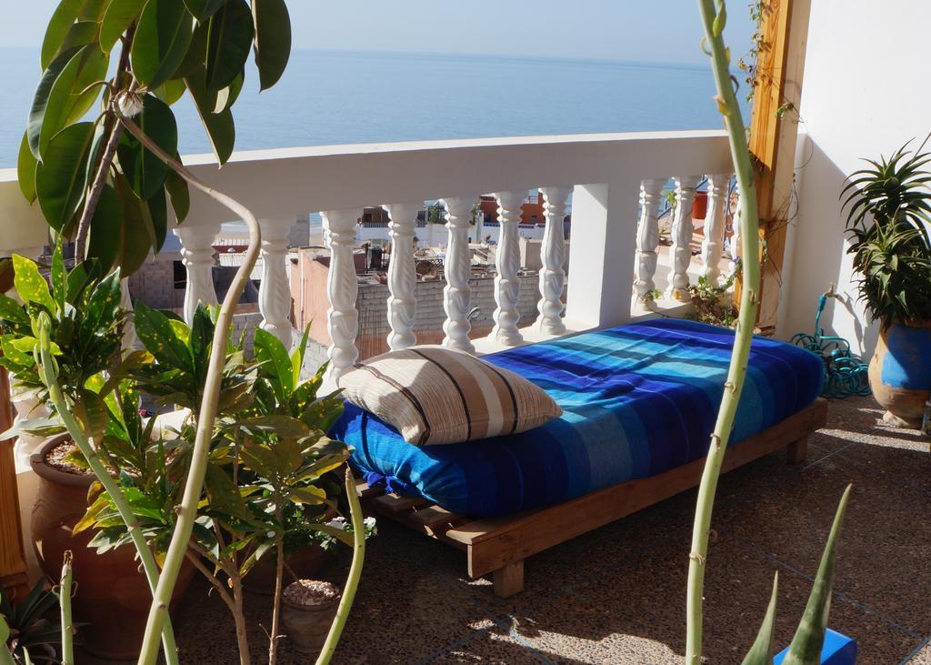Sundesk Coworking And B&B Taghazout Exterior photo